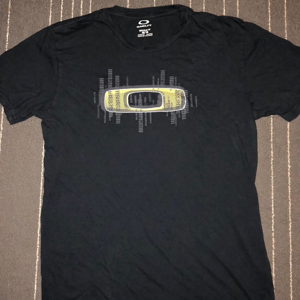 Oakley T shirt